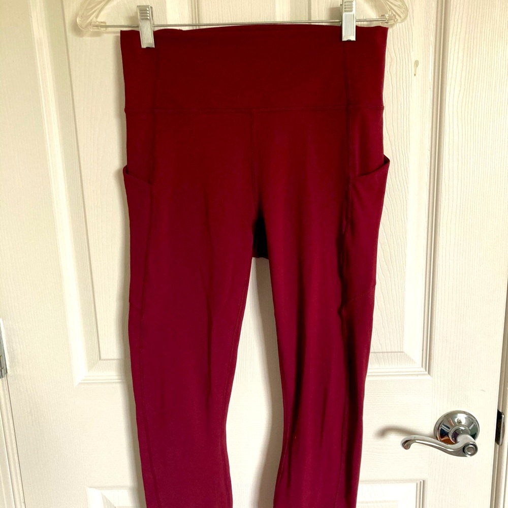 Fabletics cropped leggings with pockets